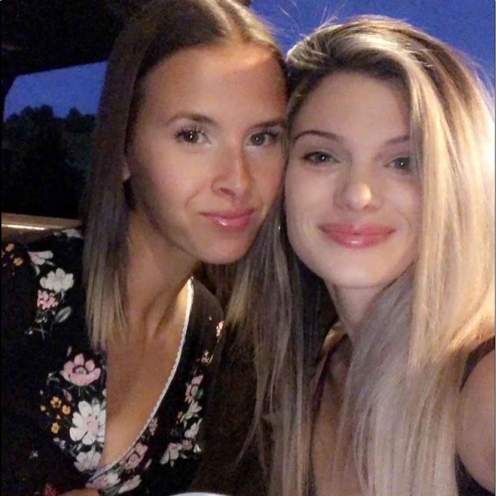 Meet your Posher, Whitney